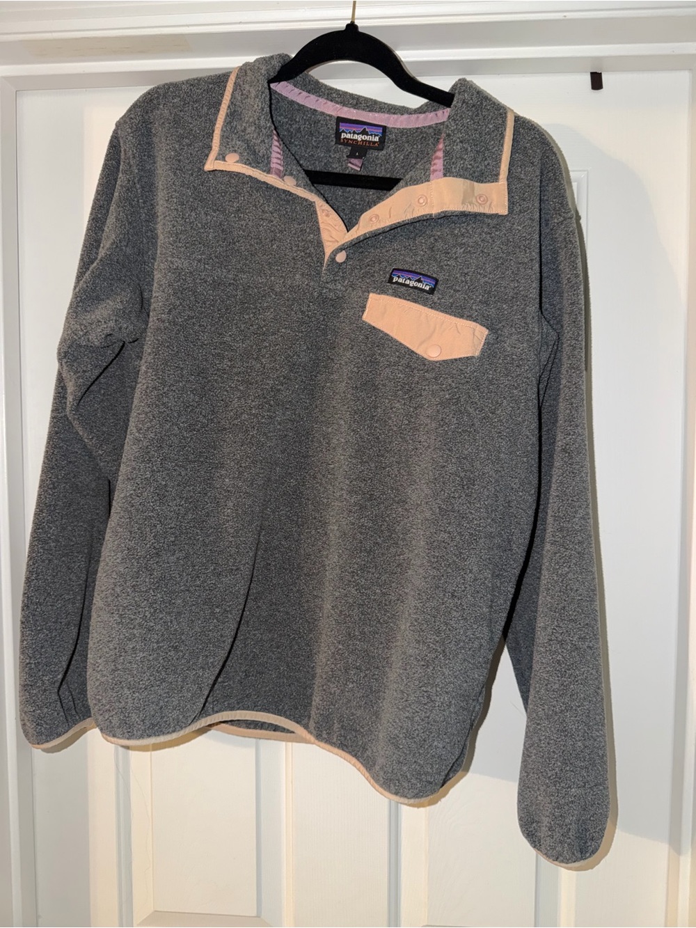 Patagonia Women's Gray Pullover Fleece Synchilla with Pink Trim